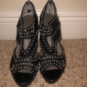 Vince Camuto 6.5 black silver stud heels